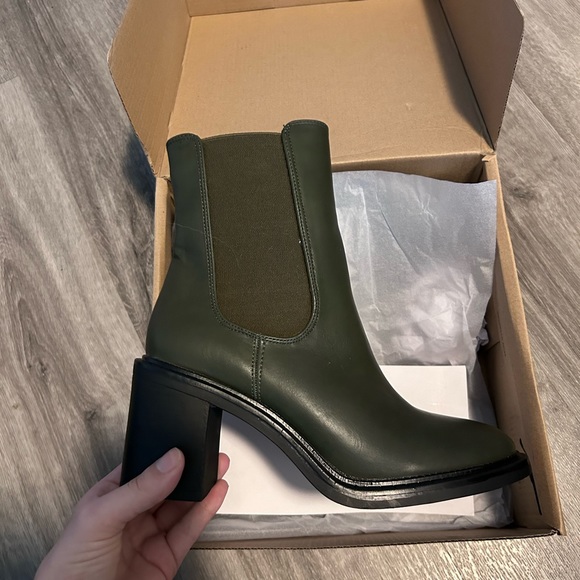 Matisse Beach Olive Boots - NEW in box - Picture 2 of 2